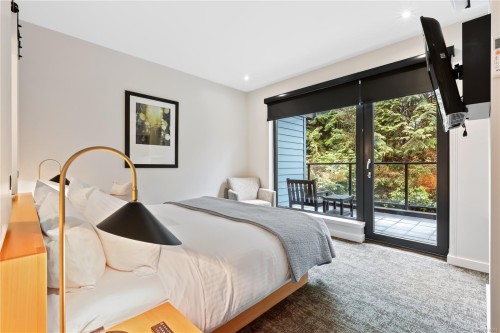 222-596 Marine Dr, Ucluelet, BC - Indoor Photo Showing Bedroom