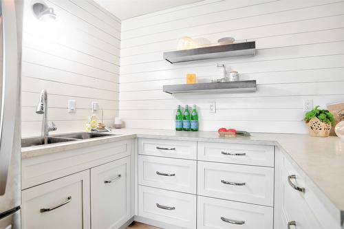 202-95 Winnipeg Street, Penticton, BC - Indoor Photo Showing Kitchen With Double Sink