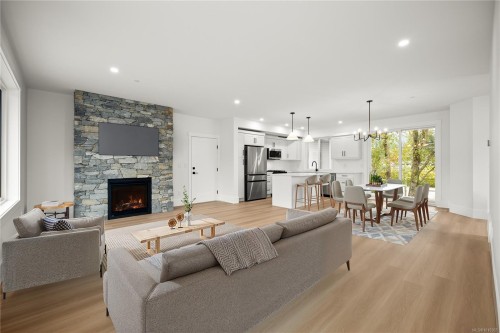 4193 Corunna Ave, Nanaimo, BC - Indoor Photo Showing Living Room With Fireplace