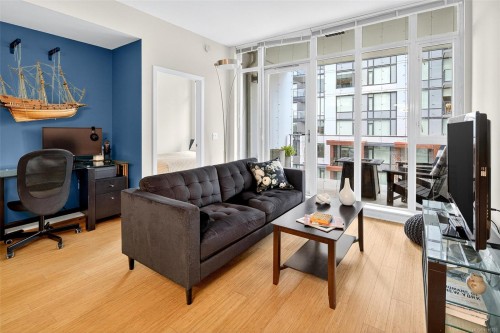 308-373 Tyee Rd, Victoria, BC - Indoor