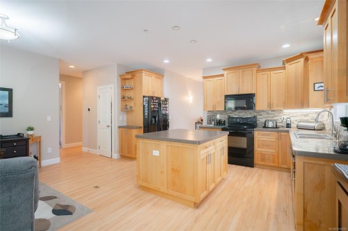 5981 Kaden Pl, Nanaimo, BC 