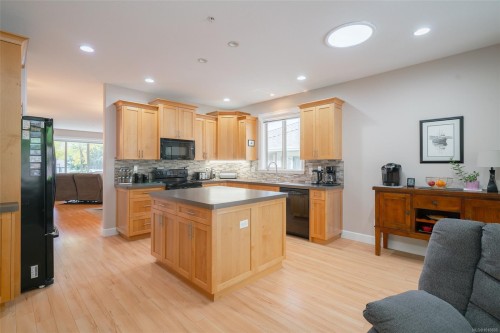 5981 Kaden Pl, Nanaimo, BC 