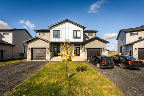 33 Rue des Monts  Saint-Mathieu-De-Beloeil, QC J3G 6Y9