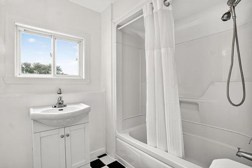 Salle de bains - 660Z Tsse Jacques-Léonard, Montréal (Rivière-Des-Prairies/Pointe-Aux-Trembles), QC 