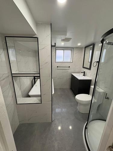 Salle de bains - 10515 Av. Garon, Montréal (Montréal-Nord), QC - Indoor