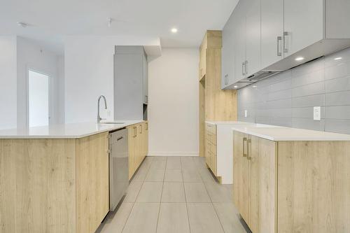 Cuisine - 1403-12025 Rue De Blois, Mirabel, QC - Indoor Photo Showing Kitchen