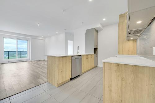 Cuisine - 1403-12025 Rue De Blois, Mirabel, QC - Indoor Photo Showing Kitchen