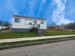 153 Fulton Avenue  Westmount, NS B1R 1J8