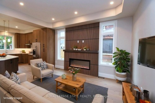 279 Hess Street S, Hamilton, ON - Indoor Photo Showing Living Room