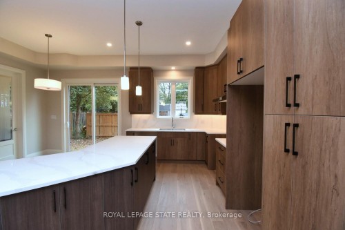 279 Hess Street S, Hamilton, ON - Indoor Photo Showing Kitchen