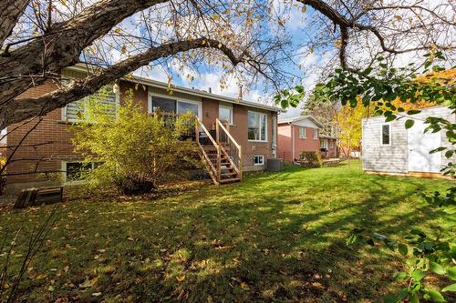 Backyard - 24 Rue David, Dollard-Des-Ormeaux, QC - Outdoor