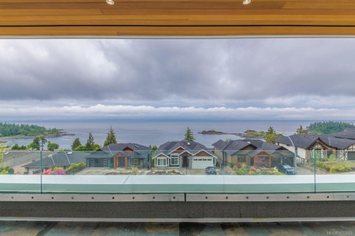 3887 Gulfview Dr, Nanaimo, BC 