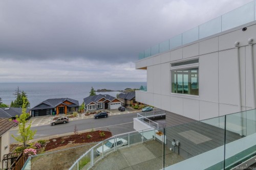 3887 Gulfview Dr, Nanaimo, BC 