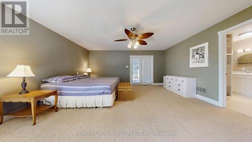 18770 Leslie Street, East Gwillimbury, ON - Indoor Photo Showing Bedroom
