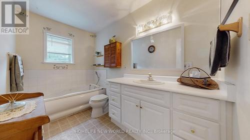 18770 Leslie Street, East Gwillimbury, ON - Indoor Photo Showing Bathroom