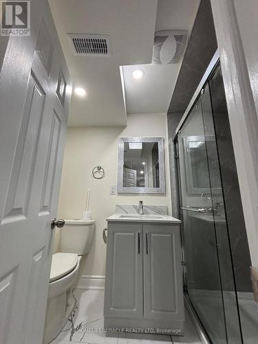 5898 Mersey Street, Mississauga, ON - Indoor Photo Showing Bathroom