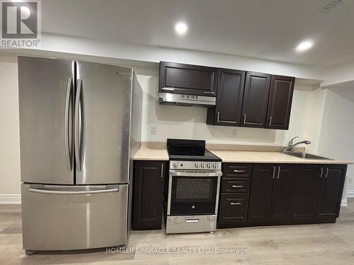 5898 Mersey Street, Mississauga, ON - Indoor Photo Showing Kitchen