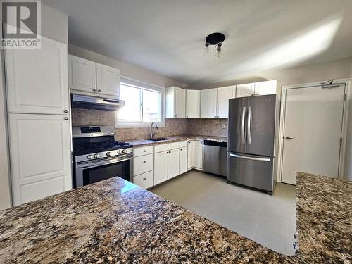 Main - 976 Timmins Gardens, Pickering, ON - Indoor Photo Showing Kitchen