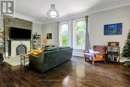 460 Wilbrod Street, Ottawa, ON - Indoor Photo Showing Living Room