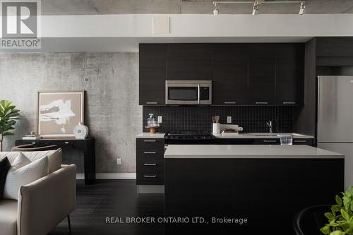 202 - 90 Broadview Avenue, Toronto, ON - Indoor Photo Showing Kitchen With Upgraded Kitchen