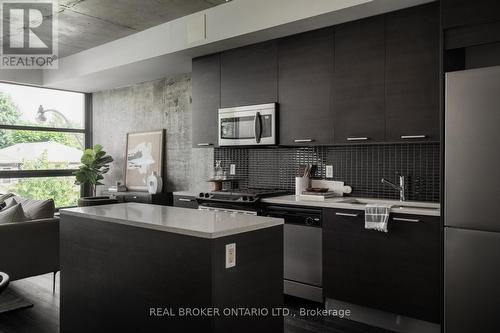 202 - 90 Broadview Avenue, Toronto, ON - Indoor Photo Showing Kitchen With Upgraded Kitchen