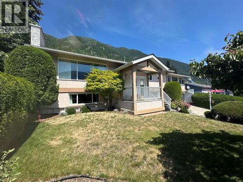 649 Johnstone Road, Nelson, BC - Outdoor