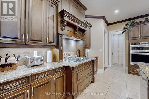 63 Grayfield Drive, Whitchurch-Stouffville, ON - Indoor Photo Showing Kitchen