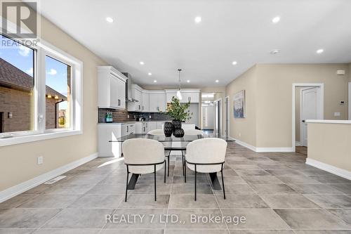 566 Old Course Trail, Welland, ON - Indoor Photo Showing Dining Room