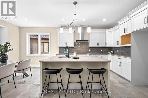 566 Old Course Trail, Welland, ON - Indoor Photo Showing Kitchen With Upgraded Kitchen
