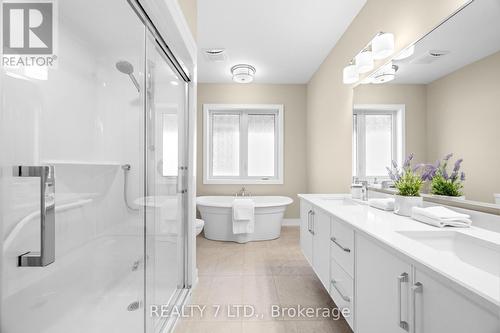 566 Old Course Trail, Welland, ON - Indoor Photo Showing Bathroom