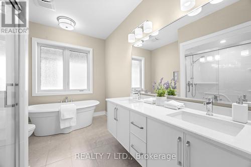 566 Old Course Trail, Welland, ON - Indoor Photo Showing Bathroom