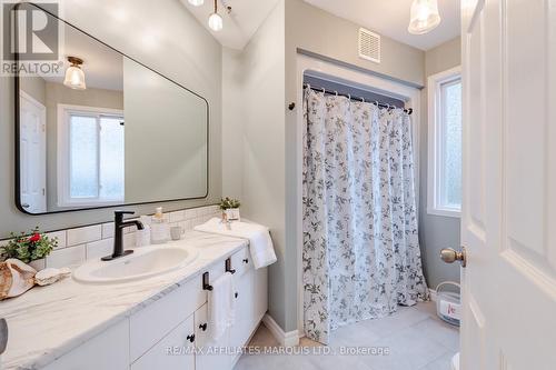 701 Robin Court, Cornwall, ON - Indoor Photo Showing Bathroom