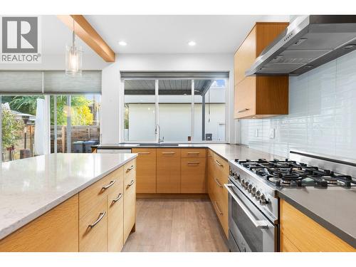 443 Christleton Avenue, Kelowna, BC - Indoor Photo Showing Kitchen With Upgraded Kitchen