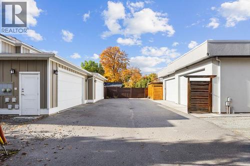 443 Christleton Avenue, Kelowna, BC - Outdoor With Exterior