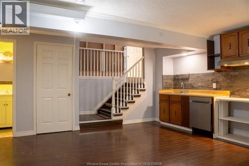 56 Quail Ridge Crescent, London, ON - Indoor Photo Showing Kitchen With Double Sink