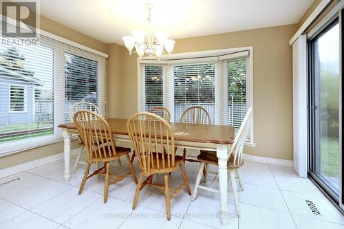 2654 Ambercroft Trail, Mississauga, ON - Indoor Photo Showing Dining Room