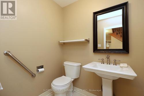 2654 Ambercroft Trail, Mississauga, ON - Indoor Photo Showing Bathroom