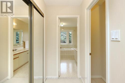 2654 Ambercroft Trail, Mississauga, ON - Indoor