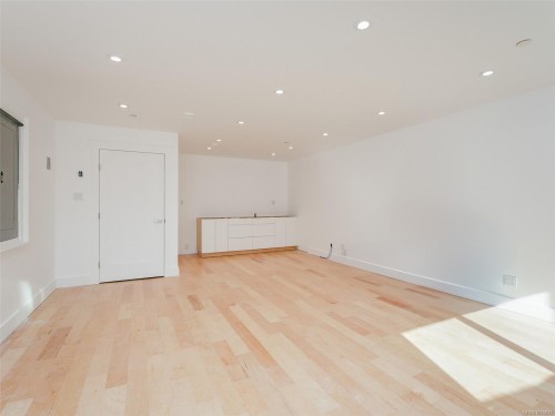 109-1105 Pandora Ave, Victoria, BC 