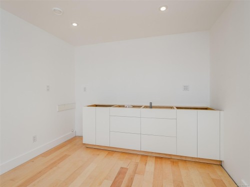 109-1105 Pandora Ave, Victoria, BC 