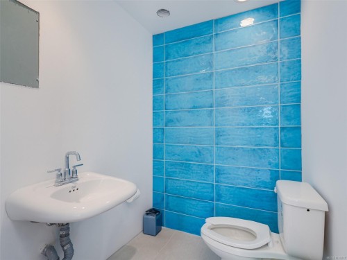 109-1105 Pandora Ave, Victoria, BC 