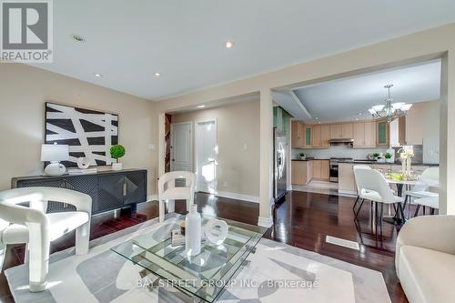 336 Wendron Crescent, Mississauga, ON - Indoor Photo Showing Living Room
