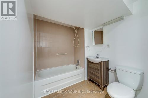 336 Wendron Crescent, Mississauga, ON - Indoor Photo Showing Bathroom