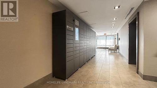 1704 - 2015 Sheppard Avenue E, Toronto, ON - Indoor Photo Showing Other Room