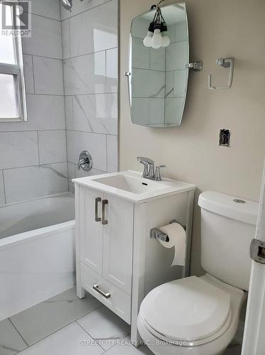 191 Broadway Street, Mississauga, ON - Indoor Photo Showing Bathroom