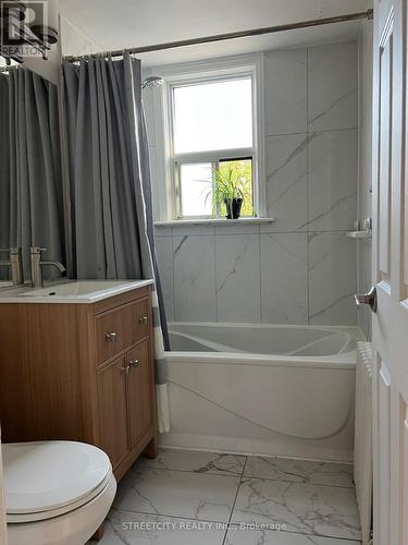 191 Broadway Street, Mississauga, ON - Indoor Photo Showing Bathroom