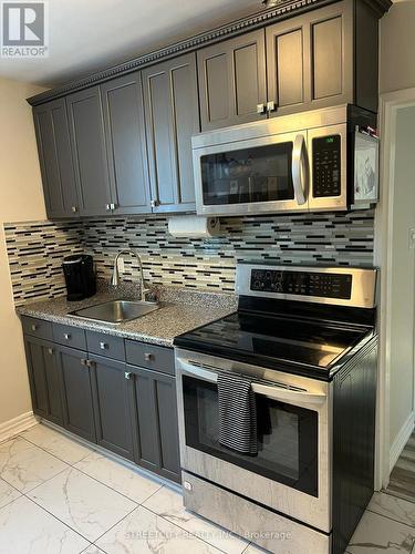 191 Broadway Street, Mississauga, ON - Indoor Photo Showing Kitchen