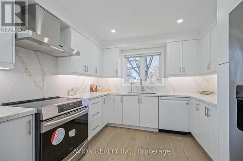 1397 Highgate Court, Oakville, ON - Indoor Photo Showing Kitchen