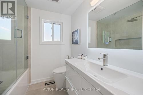 1397 Highgate Court, Oakville, ON - Indoor Photo Showing Bathroom