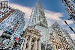 1510 - 197 YONGE STREET  Toronto, ON M5B 1M4